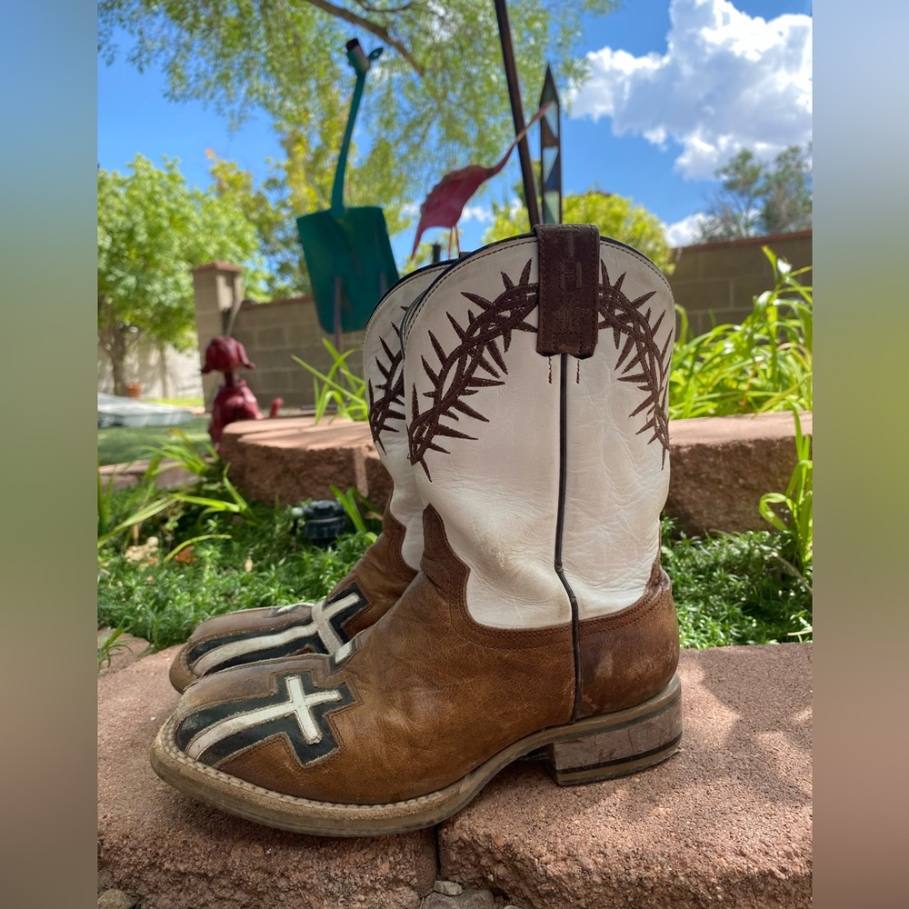 Hand made in Mexico BootBarn boots!!! Kids size 2! John 3:16 on the bottom!